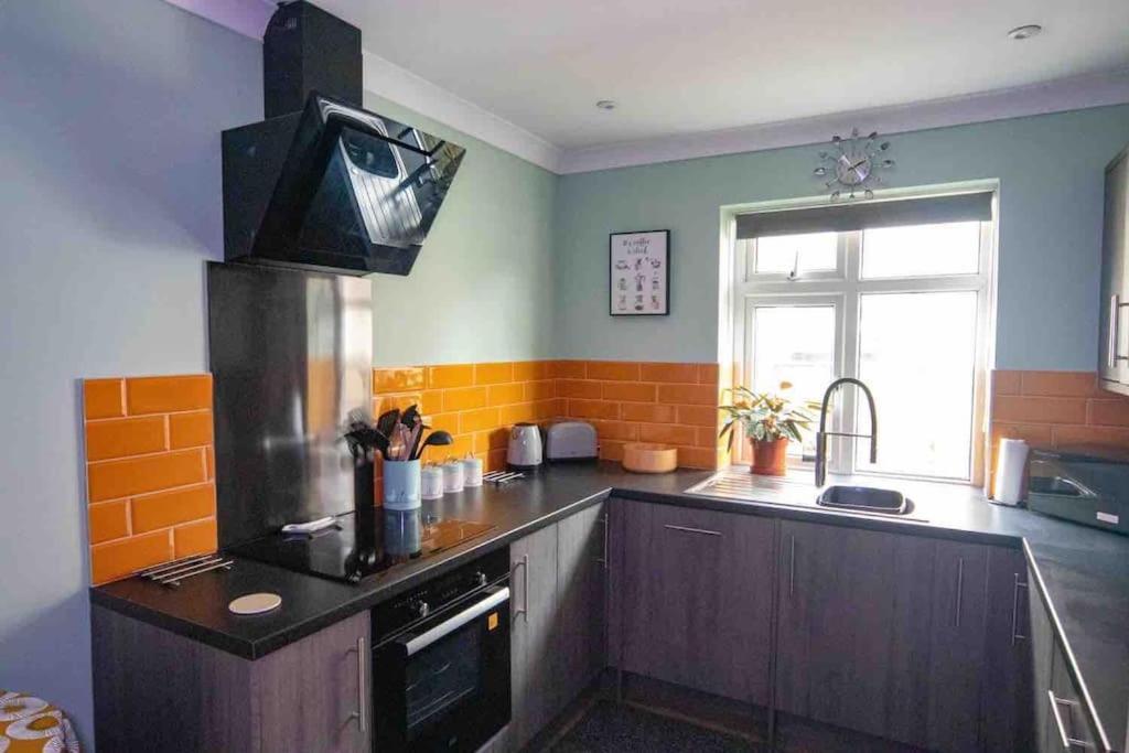 1 Bedroom Self Contained Apartment In Christchurch Winkton المظهر الخارجي الصورة